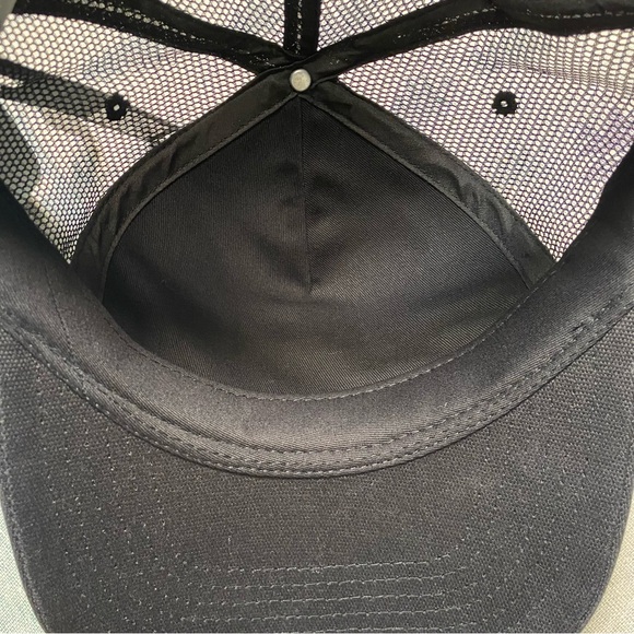 Amiri Black Cap with Red Star Design - Picture 3 of 6